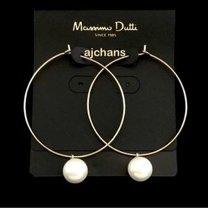 Massimo Dutti Gold Hoop earring NWT